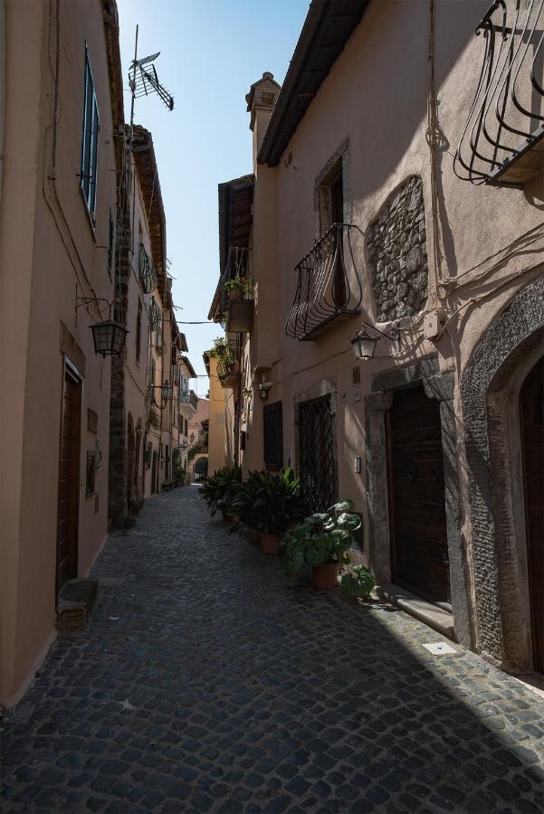 Livia'S Charming Room Trevignano Romano Exterior foto
